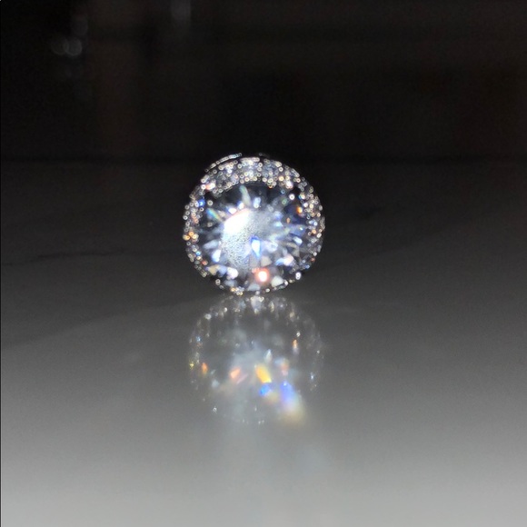 Elegant Big Stud Earrings (White Gold) - Picture 2 of 5